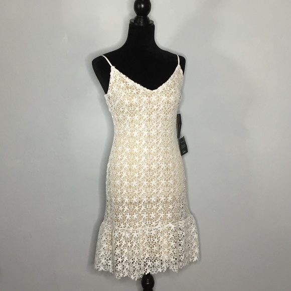 Lulus Dresses & Skirts - Lulu's White Lace Bodycon Dress with Ruffle
